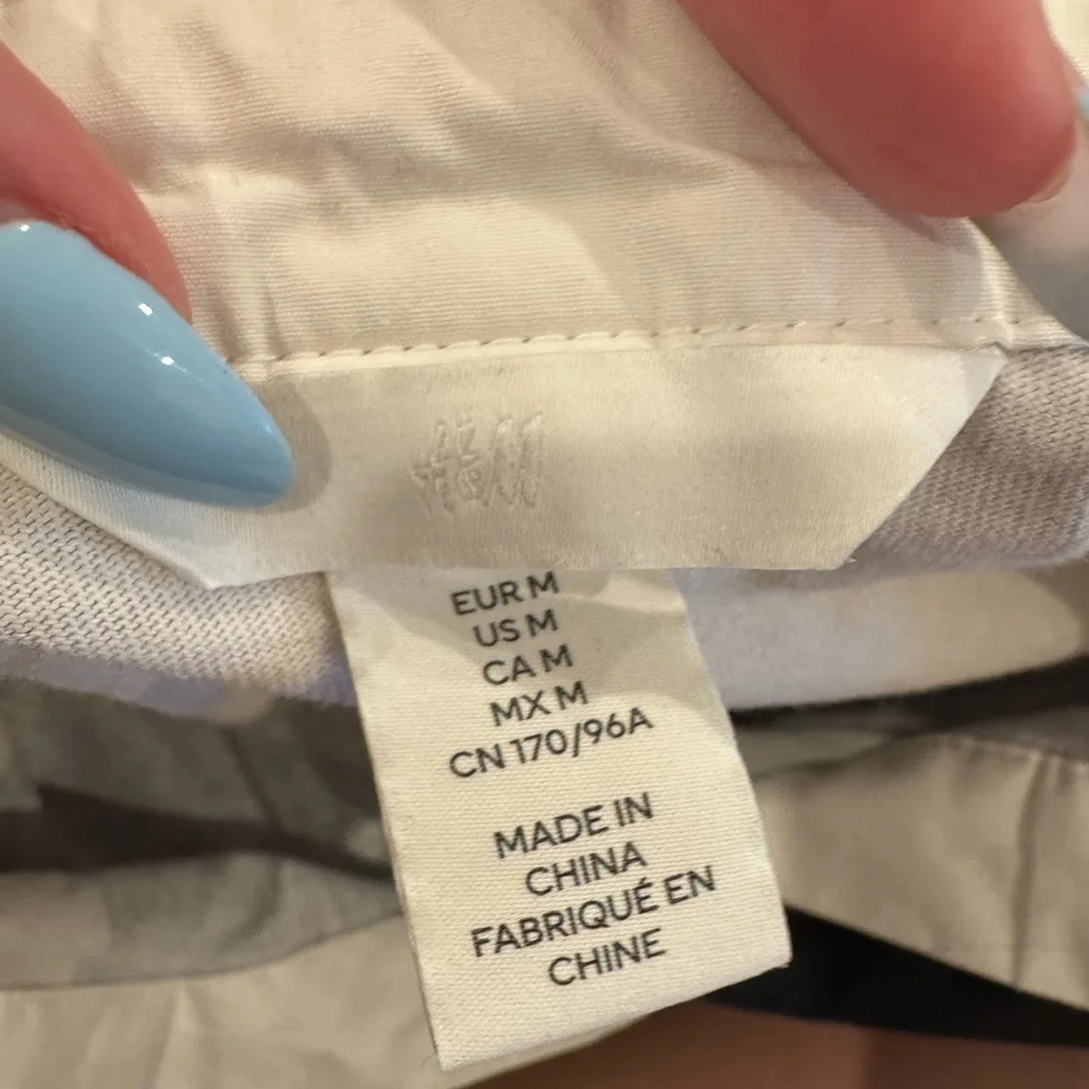 H&M Classic Black and White Shirt - Picture 2 of 2